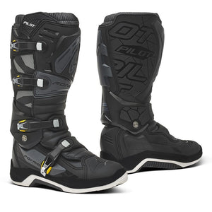 Forma Pilot Boots