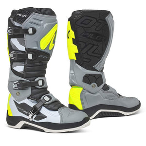 Forma Pilot Boots